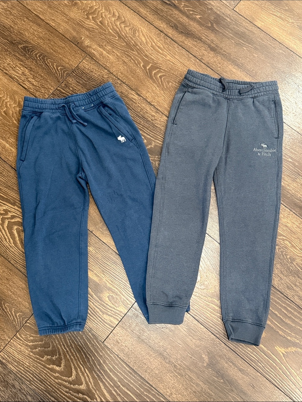 Abercrombie & Fitch Kids Navy and Gray Jogger Sweatpants- size 7/8- lot of 2